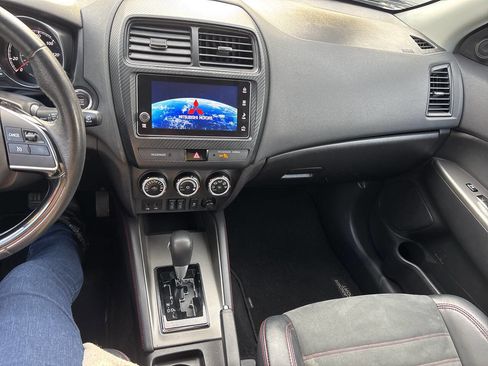 Used 2018 Mitsubishi Outlander Sport SE image 10