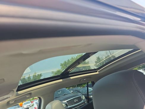 Used 2019 Buick Envision Essence FWD image 13