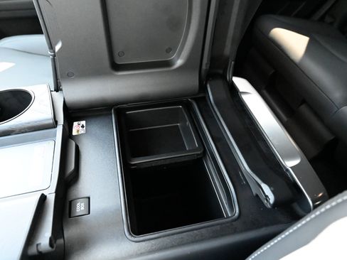 Used 2025 Lexus LX 600 4WD w/ Accessory Package (2T) image 32