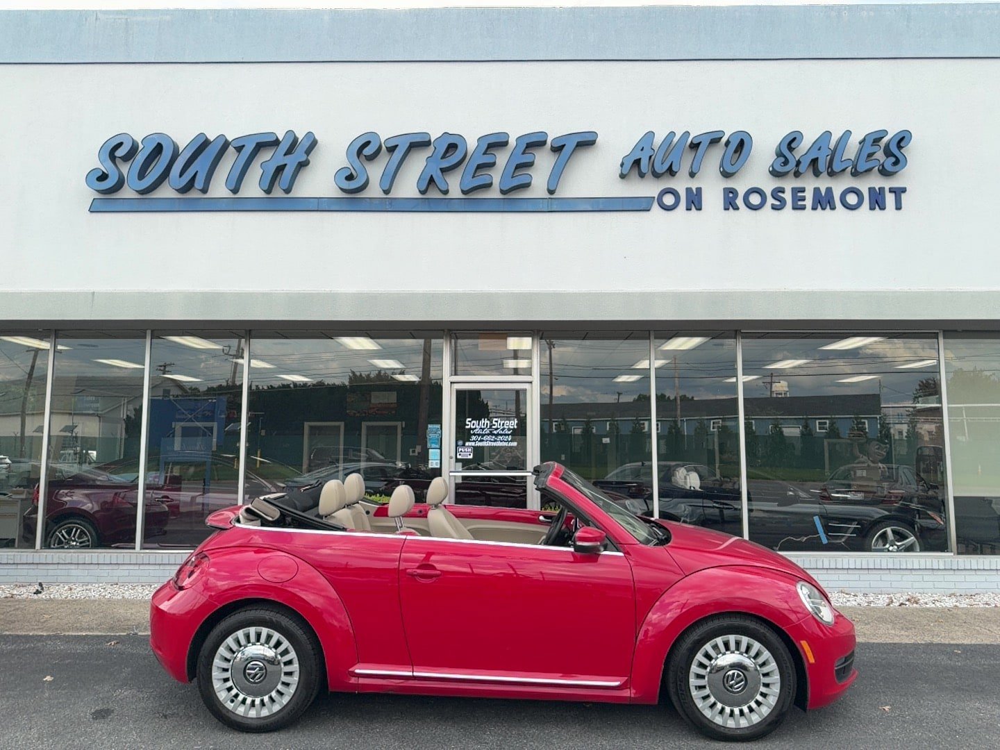 Used 2015 Volkswagen Beetle 1.8T FWD image 1