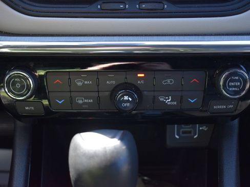 Certified 2024 Jeep Compass Limited AWD/4WD image 27