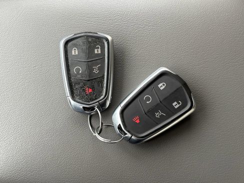 Used 2019 Cadillac XT5 Premium Luxury w/ LPO, Black Ice Package image 33