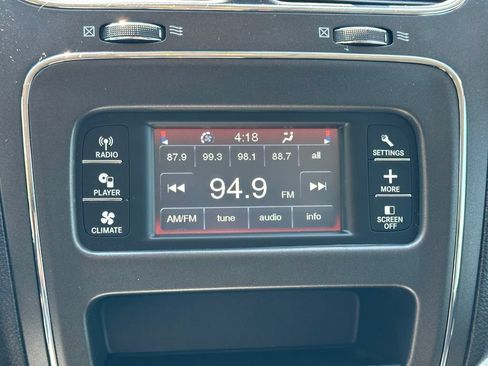 Used 2020 Dodge Journey SE FWD image 25
