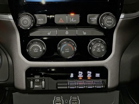 New 2026 RAM 1500 4x4 Crew Cab image 10