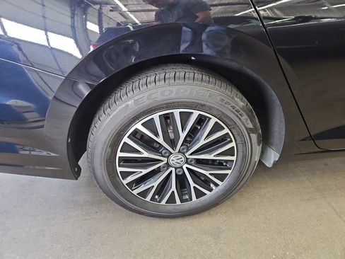 Used 2019 Volkswagen Jetta SEL w/ Cold Weather Package FWD image 22