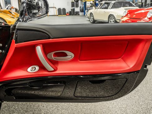 Used 2003 BMW Z8 RWD image 32