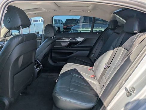 Used 2019 BMW 740i w/ Cold Weather Package image 9