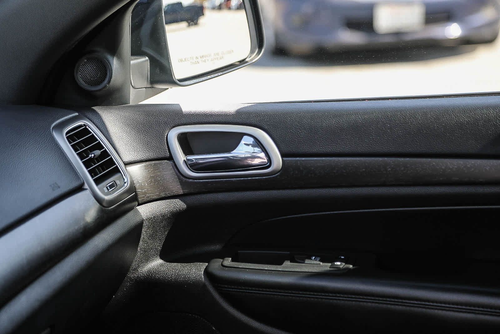 Used 2018 Jeep Grand Cherokee Laredo RWD image 21