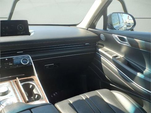 Used 2024 Genesis GV80 2.5T image 12