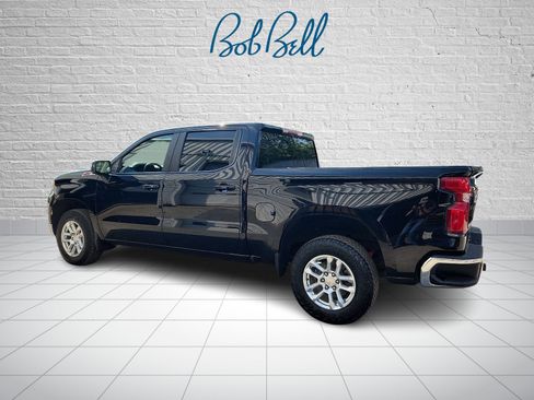 Certified 2022 Chevrolet Silverado 1500 LT w/ Z71 Off-Road Package AWD/4WD image 4