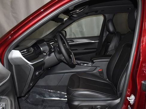 New 2025 Jeep Grand Cherokee Limited image 10