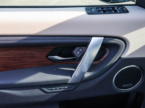 Used 2024 Land Rover Discovery Sport S image 32