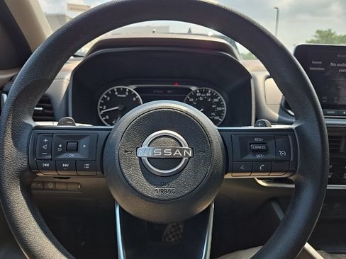 Used 2023 Nissan Rogue S AWD/4WD image 13