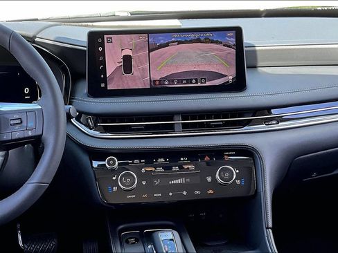 New 2027 INFINITI QX60 Luxe FWD image 11