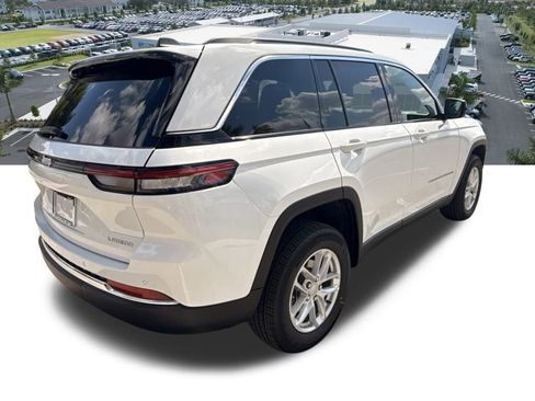 New 2026 Jeep Grand Cherokee Laredo image 4