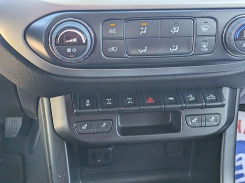 Used 2022 Chevrolet Colorado ZR2 image 26