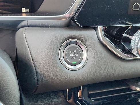 New 2026 GMC Canyon Elevation w/ Convenience Package image 16