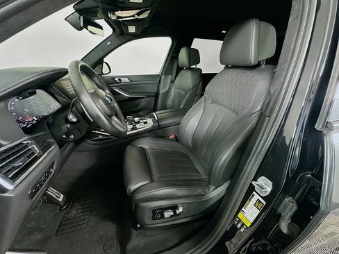 Used 2022 BMW X7 M50i w/ Dynamic Handling Package AWD/4WD image 21