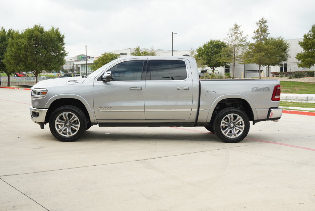 Used 2024 RAM 1500 Limited AWD/4WD image 2