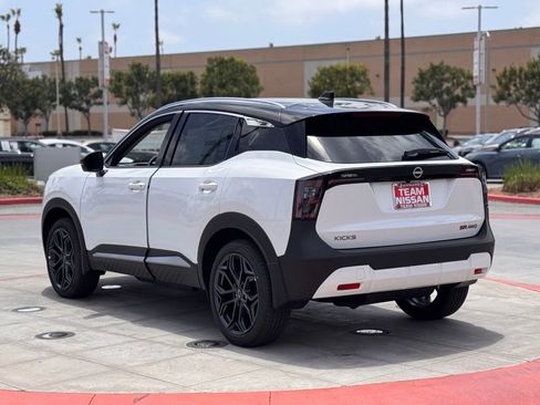New 2025 Nissan Kicks SR image 5