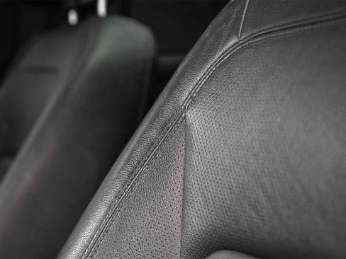 Used 2023 Land Rover Defender 90 S image 20