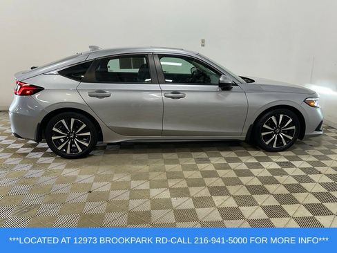 Used 2024 Honda Civic EX-L image 4