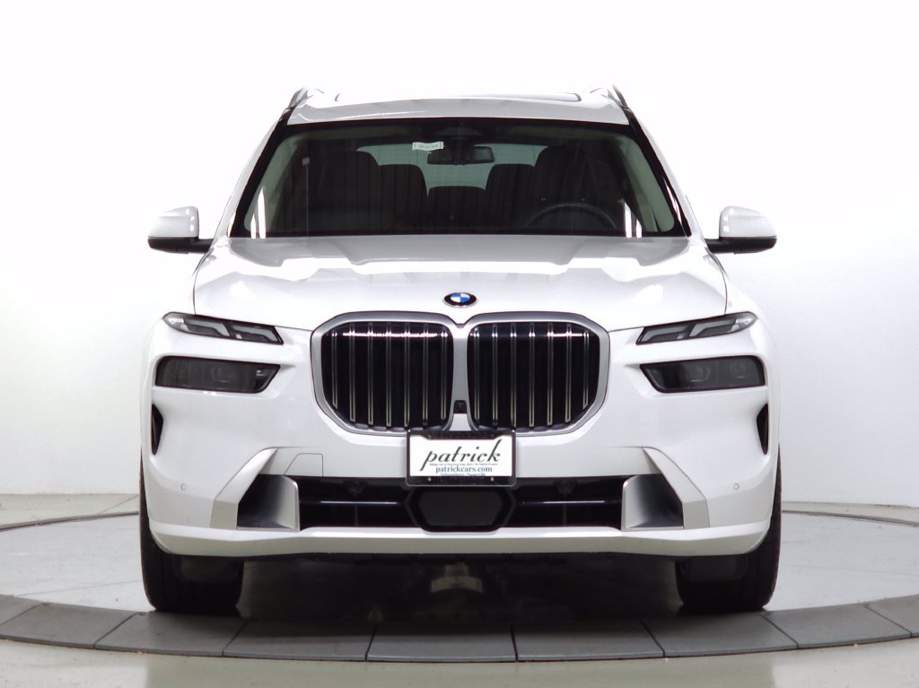 Used 2026 BMW X7 xDrive40i w/ Premium Package AWD/4WD image 2