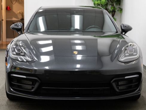 Used 2021 Porsche Panamera image 12