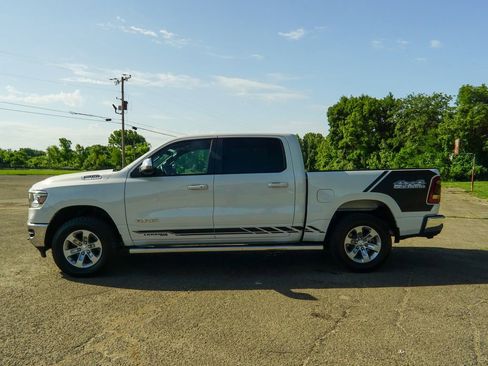 Used 2024 RAM 1500 Laramie AWD/4WD image 5