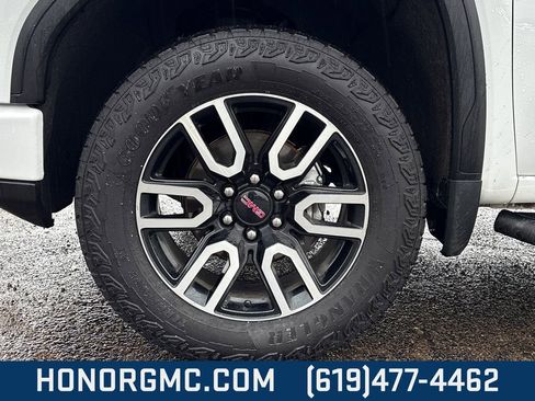 Used 2022 GMC Sierra 1500 AT4 w/ AT4 Preferred Package image 9