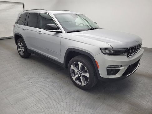 Used 2022 Jeep Grand Cherokee Limited 4xe w/ Luxury Tech Group II AWD/4WD image 11