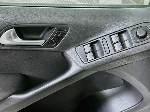 Used 2012 Volkswagen Tiguan S FWD image 15