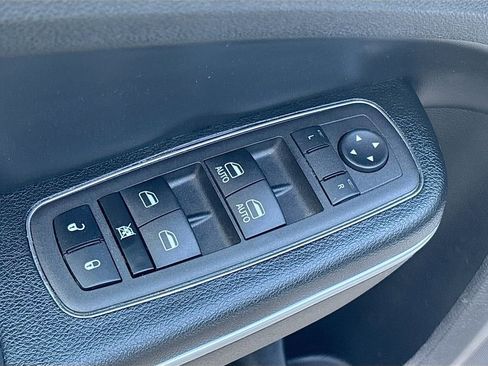 Used 2023 Chrysler 300 S w/ Comfort Group image 18