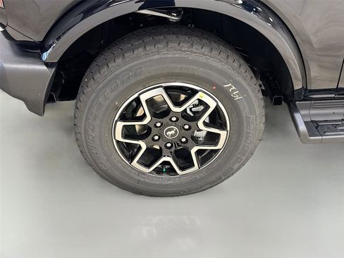 New 2025 Ford Bronco Outer Banks image 29