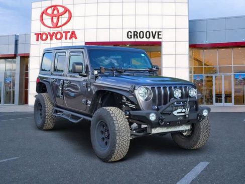 Used 2018 Jeep Wrangler Unlimited Sport S AWD/4WD image 8