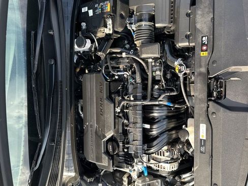 Used 2025 Hyundai Elantra SEL image 28