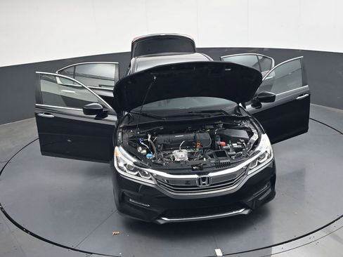 Used 2017 Honda Accord Sport Special Edition image 34