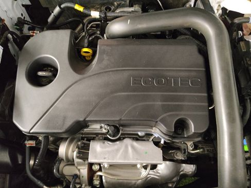 Used 2023 Chevrolet Equinox LT w/ Driver Convenience Package image 30