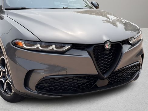 Used 2025 Alfa Romeo Tonale AWD/4WD image 25
