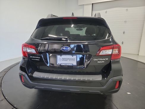 Used 2018 Subaru Outback 3.6R Limited AWD/4WD image 8