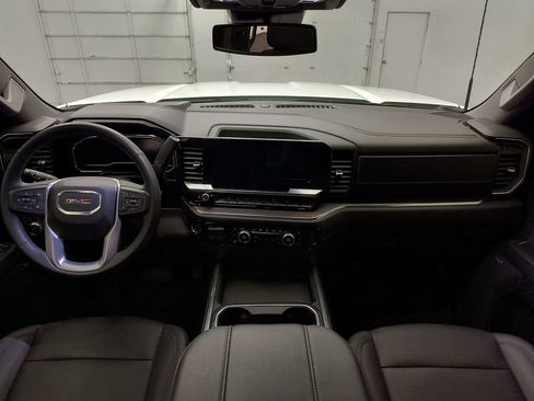 Used 2024 GMC Sierra 2500 SLT w/ SLT Premium Package image 13