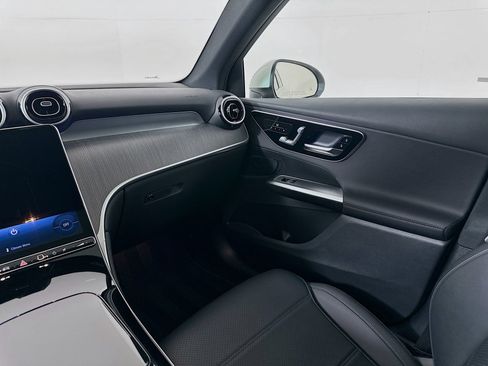 Used 2026 Mercedes-Benz GLC 300 image 24