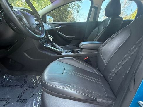Used 2012 Ford Focus Titanium FWD image 22
