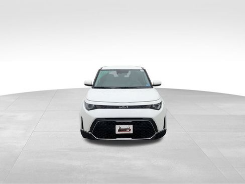 Used 2025 Kia Soul LX w/ LX Technology Package FWD image 9