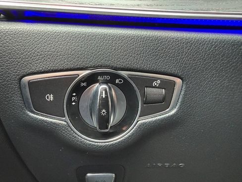 Used 2018 Mercedes-Benz E 300 image 41