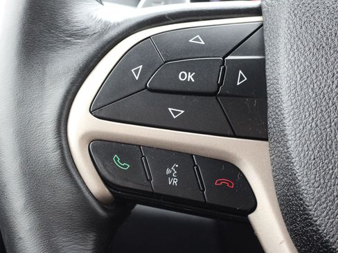 Used 2016 Jeep Grand Cherokee Laredo w/ Quick Order Package 23E AWD/4WD image 16