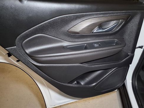 Used 2023 GMC Terrain SLE w/ Elevation Edition image 12