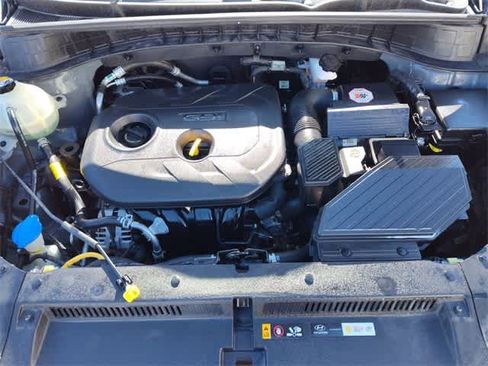 Used 2019 Hyundai Tucson SE image 11