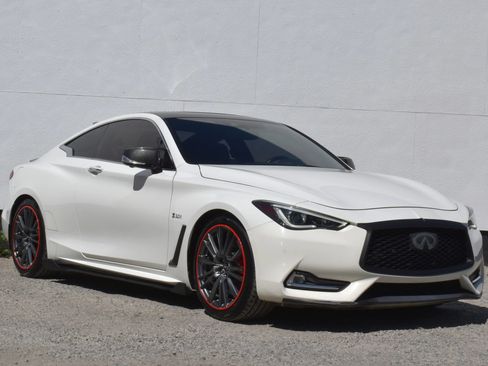 Used 2017 INFINITI Q60 Red Sport 400 RWD image 1