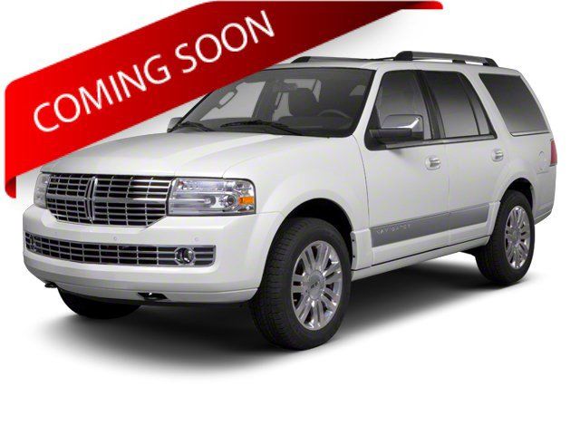 Used 2013 Lincoln Navigator 2WD image 1